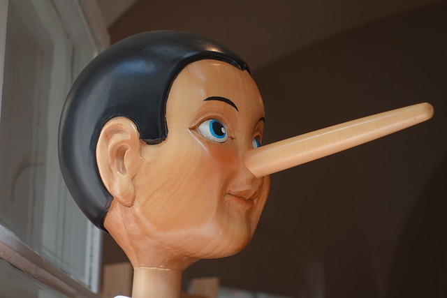 嘘をつくと鼻が長くなるピノキオ